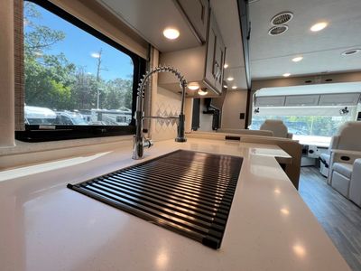 2024 Thor Motor Coach PALAZZO - Photo 10