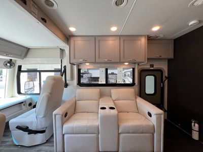 2024 Thor Motor Coach PALAZZO - Photo 15