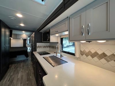 2024 Thor Motor Coach PALAZZO - Photo 9