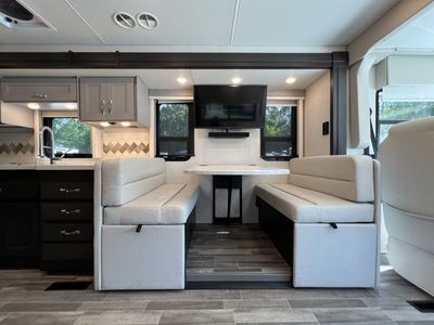 2024 Thor Motor Coach PALAZZO - Photo 7