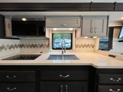 2024 Thor Motor Coach PALAZZO - Photo 8