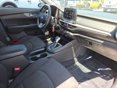 2021 Kia Forte — photo 9 view