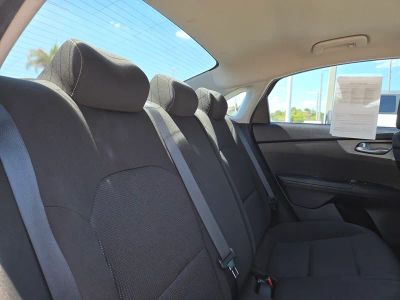 2021 Kia Forte — photo 14 view