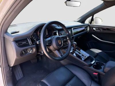 2023 Porsche Macan — photo 26 view
