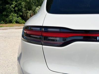 2023 Porsche Macan — photo 10 view