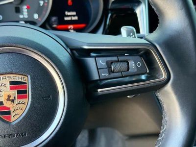 2023 Porsche Macan — photo 38 view