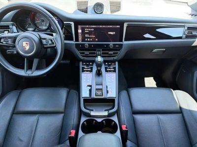 2023 Porsche Macan — photo 19 view