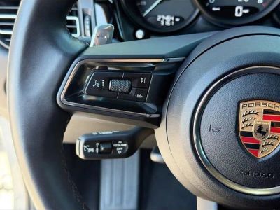 2023 Porsche Macan — photo 37 view