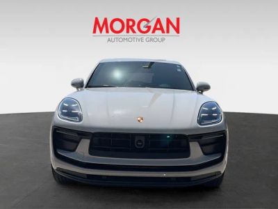 2023 Porsche Macan — photo 8 view