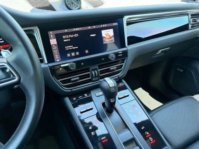 2023 Porsche Macan — photo 28 view