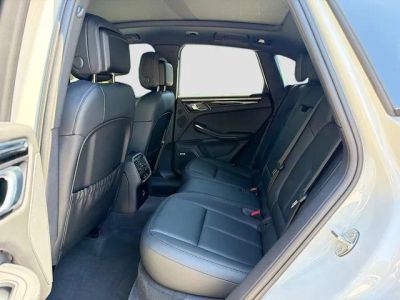 2023 Porsche Macan — photo 21 view