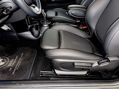 2023 MINI Hardtop 2 Door - Photo 10