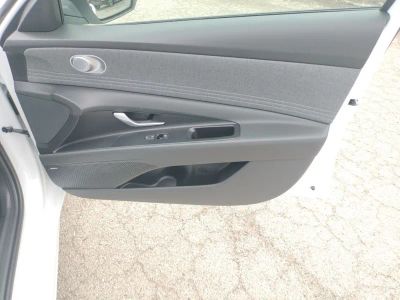 2025 Hyundai Elantra Hybrid - Photo 43