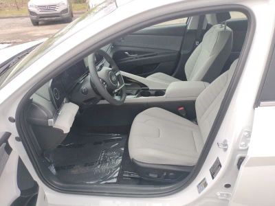 2025 Hyundai Elantra Hybrid - Photo 33