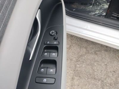 2025 Hyundai Elantra Hybrid - Photo 31
