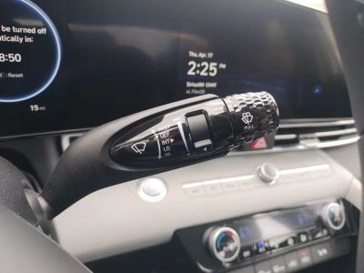 2025 Hyundai Elantra Hybrid - Photo 17