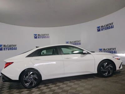 2025 Hyundai Elantra Hybrid - Photo 11