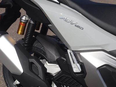 2026 Honda ADV160 - Photo 9