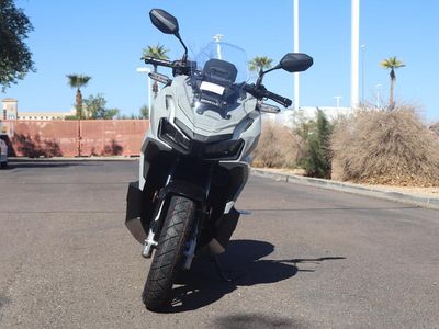 2026 Honda ADV160 - Photo 3