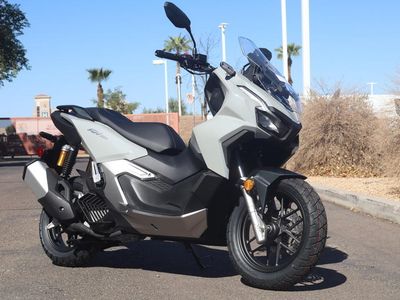 2026 Honda ADV160 - Photo 2