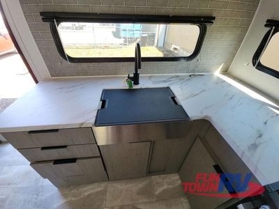 2024 Dutchmen RV Kodiak Ultra-Lite - Photo 19