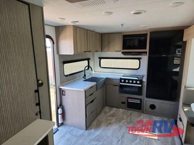 2024 Dutchmen RV Kodiak Ultra-Lite - Photo 8