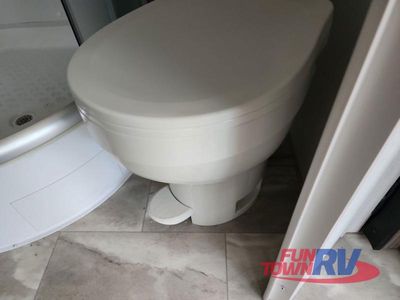 2024 Dutchmen RV Kodiak Ultra-Lite - Photo 33