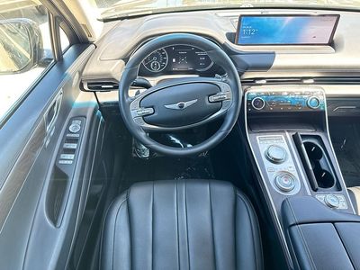 2023 Genesis GV80 2.5T — photo 11 view