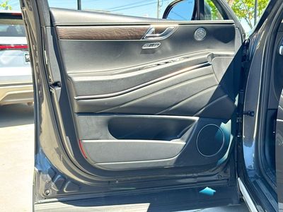 2023 Genesis GV80 2.5T — photo 12 view