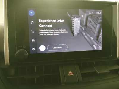 2024 Toyota RAV4 - Photo 17