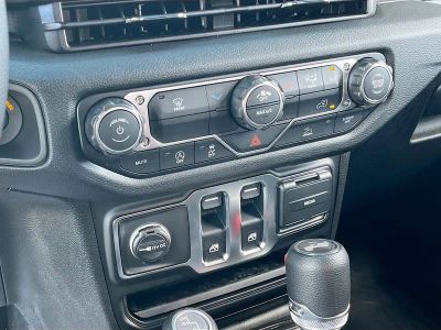 2026 Jeep Wrangler — photo 15 view
