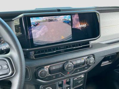2026 Jeep Wrangler — photo 13 view