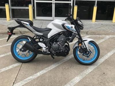 2025 Yamaha MT-03 - Photo 3