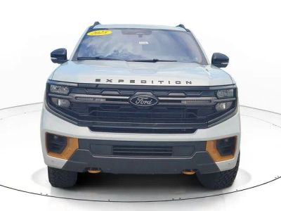 2025 Ford Expedition — side profile view