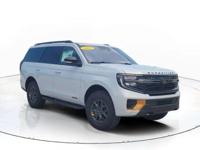 2025 Ford Expedition — rear three-quarter view