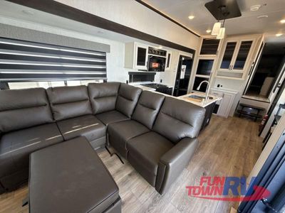 2025 Forest River RV Sabre - Photo 5