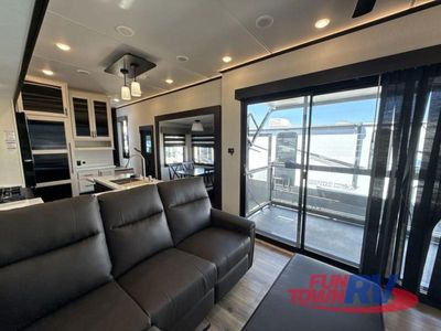 2025 Forest River RV Sabre - Photo 7