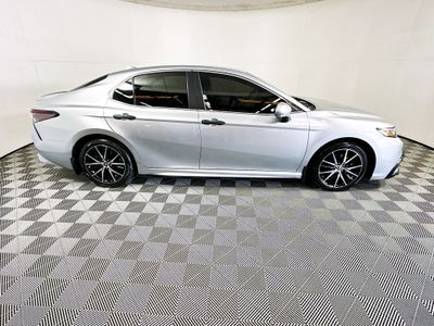 2024 Toyota Camry - Photo 2