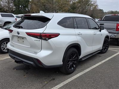 2022 Toyota Highlander Hybrid - Photo 2