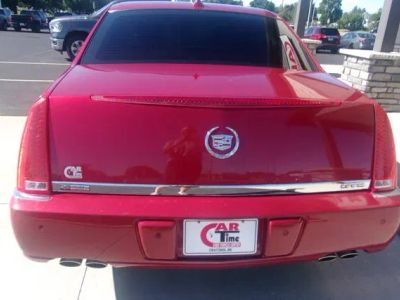 2009 Cadillac DTS — detail view