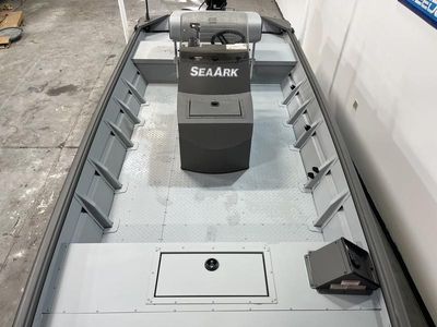 2025 SeaArk 1860 MVT - Photo 14