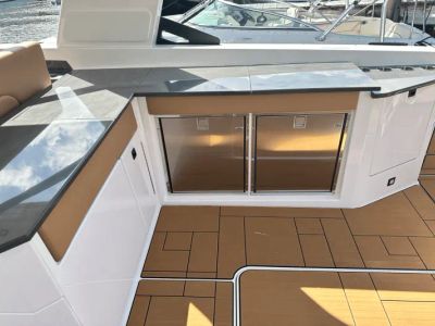 2024 Aviara AV40 Outboard - Photo 10
