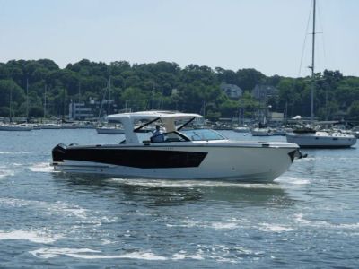 2024 Aviara AV40 Outboard - Photo 2