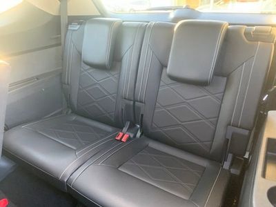 2025 Volkswagen Atlas 2.0T SE W/Technology CA37PR — front three-quarter view