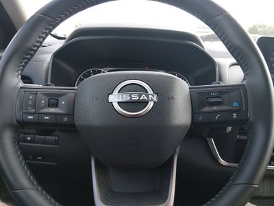 2025 Nissan Rogue — photo 12 view