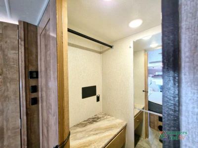 2020 Coachmen RV Leprechaun — photo 18 view