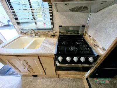 2020 Coachmen RV Leprechaun — photo 15 view