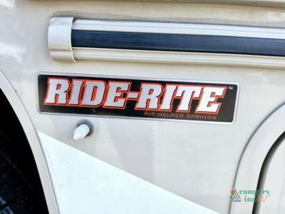 2020 Coachmen RV Leprechaun — photo 8 view
