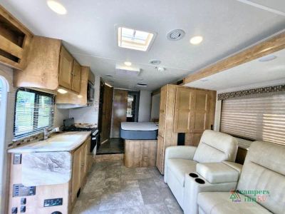 2020 Coachmen RV Leprechaun — photo 13 view