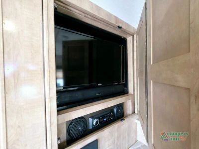 2020 Coachmen RV Leprechaun — photo 20 view